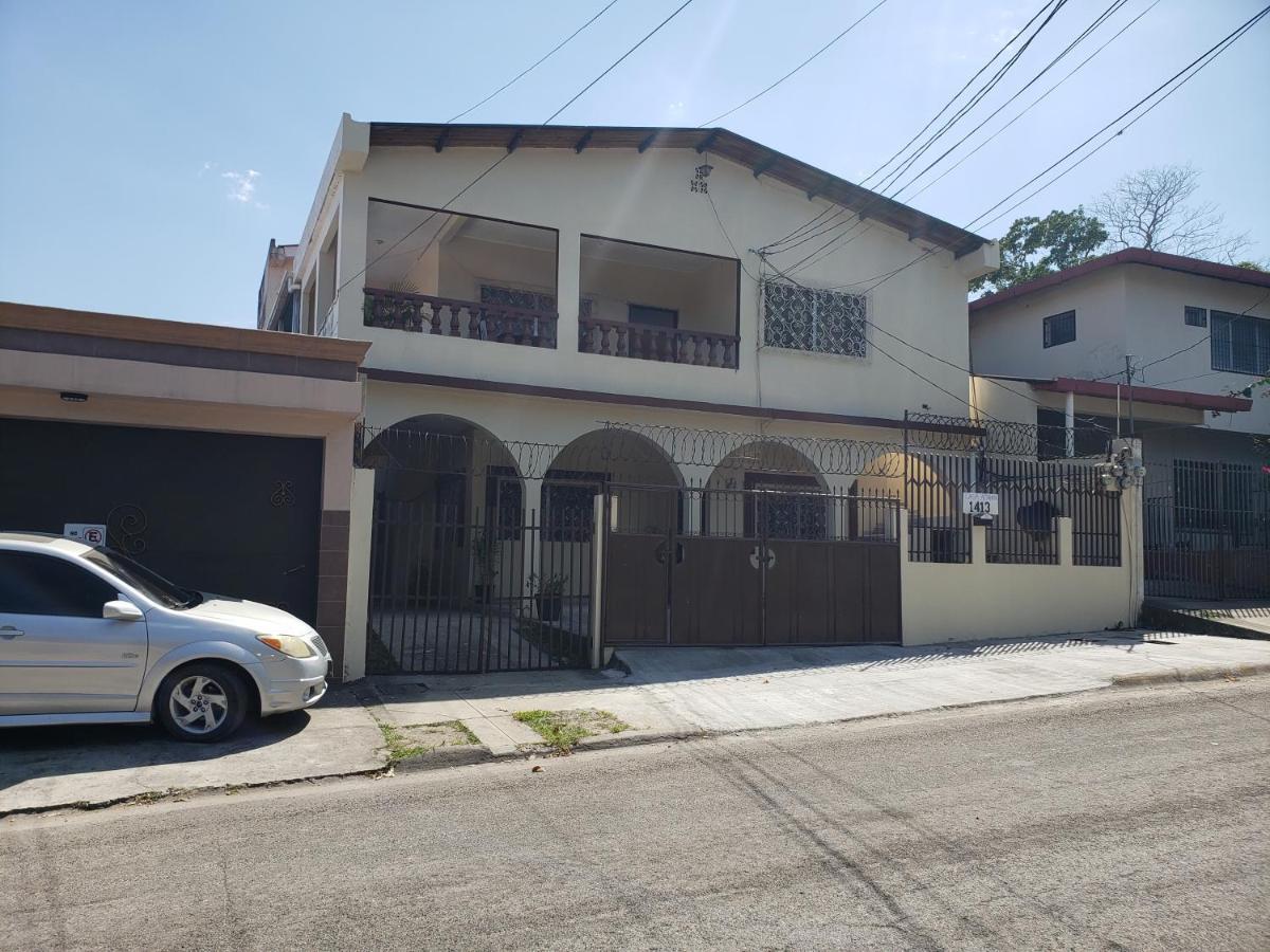 Casa Altamira Hotel San Pedro Sula Exterior photo