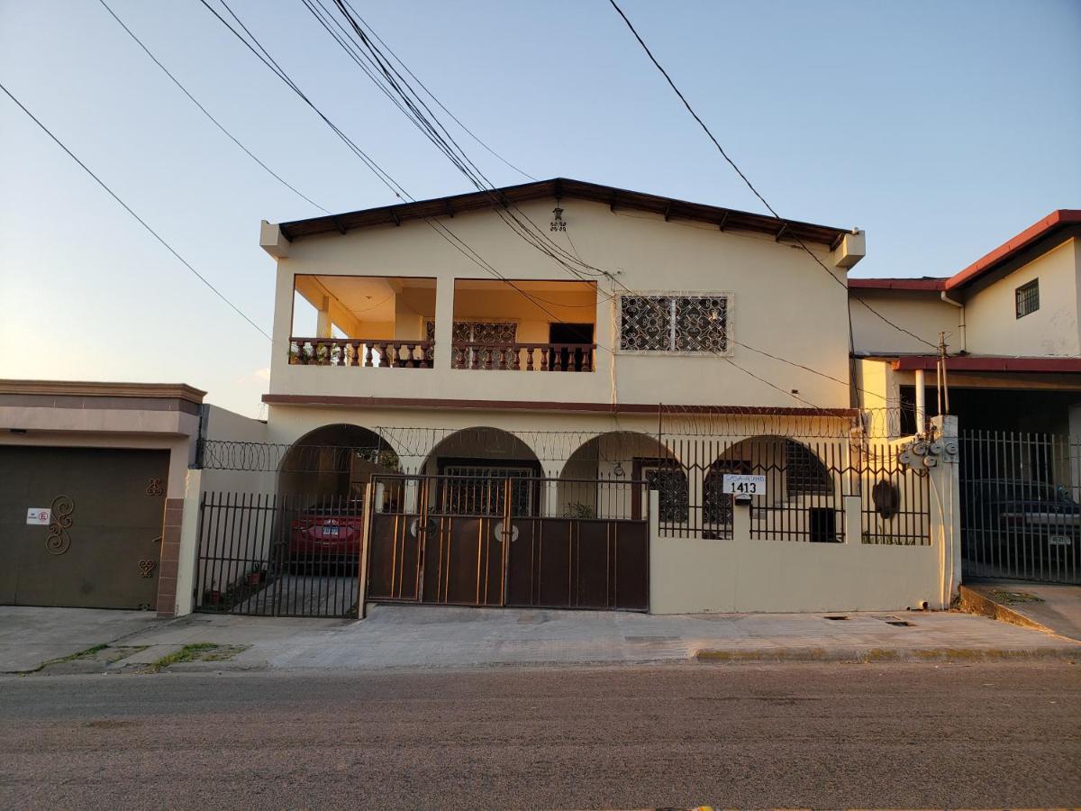 Casa Altamira Hotel San Pedro Sula Exterior photo