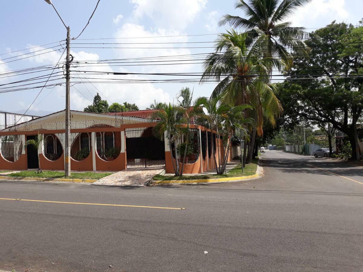 Casa Altamira Hotel San Pedro Sula Exterior photo